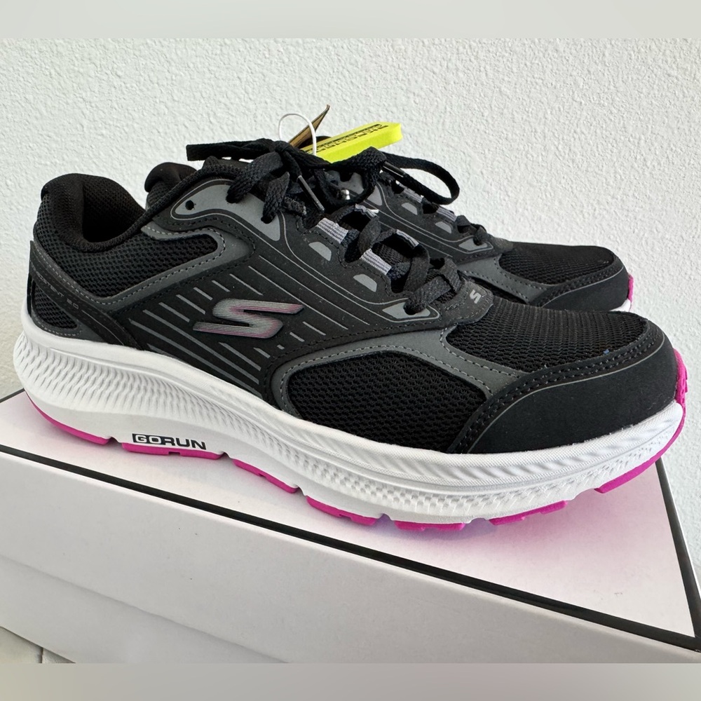Women’s Skechers Sneakers